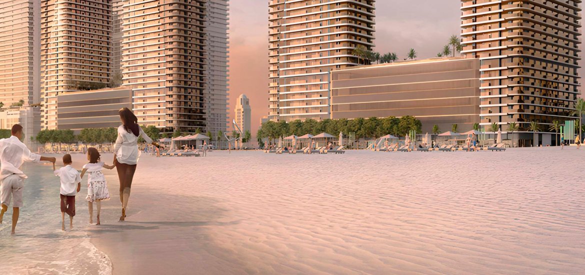 Apartamento en venta en Emaar beachfront, Dubai, EAU 1 dormitorio, 68 m2 No. 2675 - foto 1